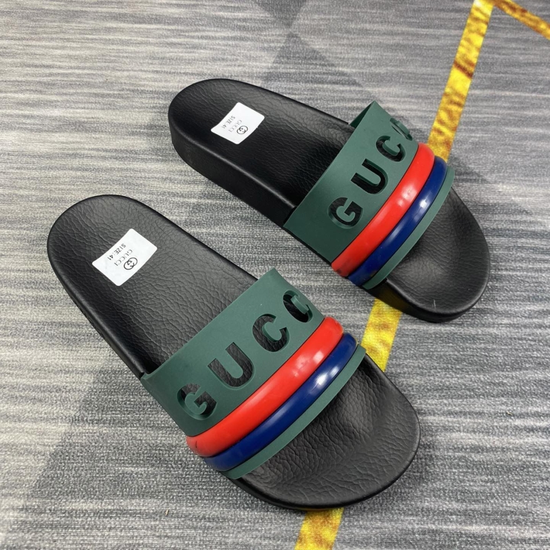 G*u*i slippers